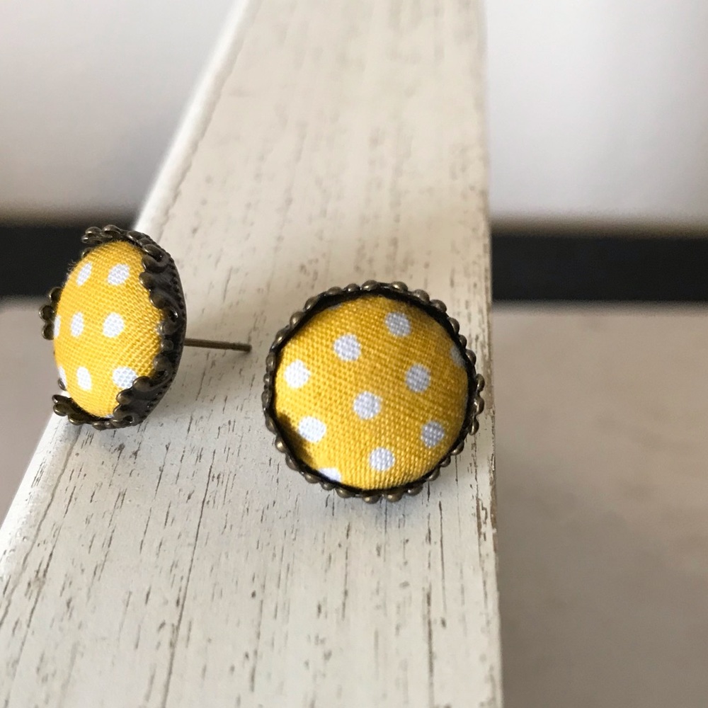 Yellow polka dot earrings 3/15